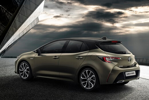 טויוטה אוריס החדשה - אחור